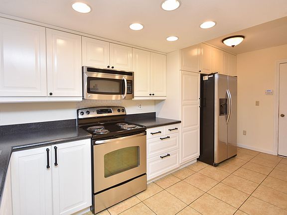4th image of 2985 Woodbury Ct