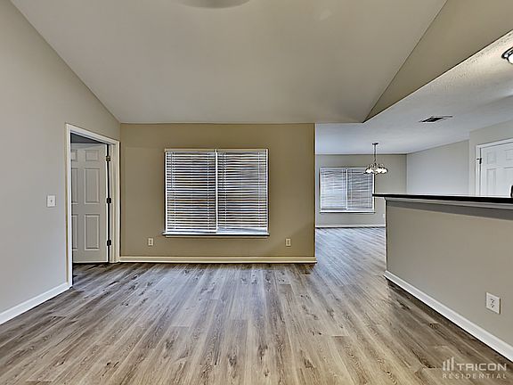 4th image of 243 Neal Ave