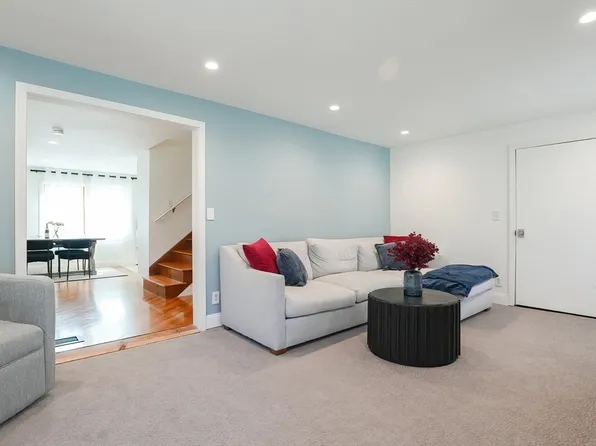 40 Martin Rd, Reading, MA 01867