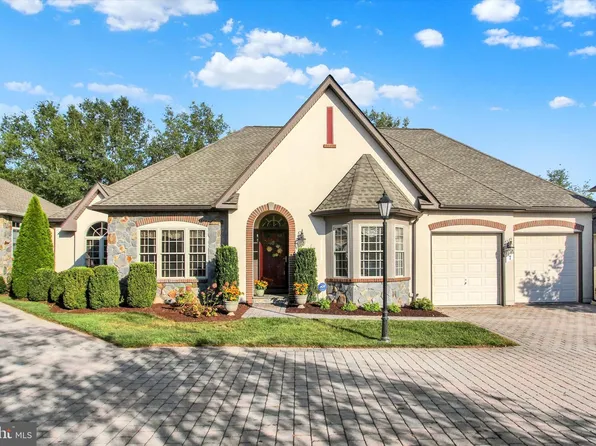 7 Freedom Ct, Gettysburg, PA 17325