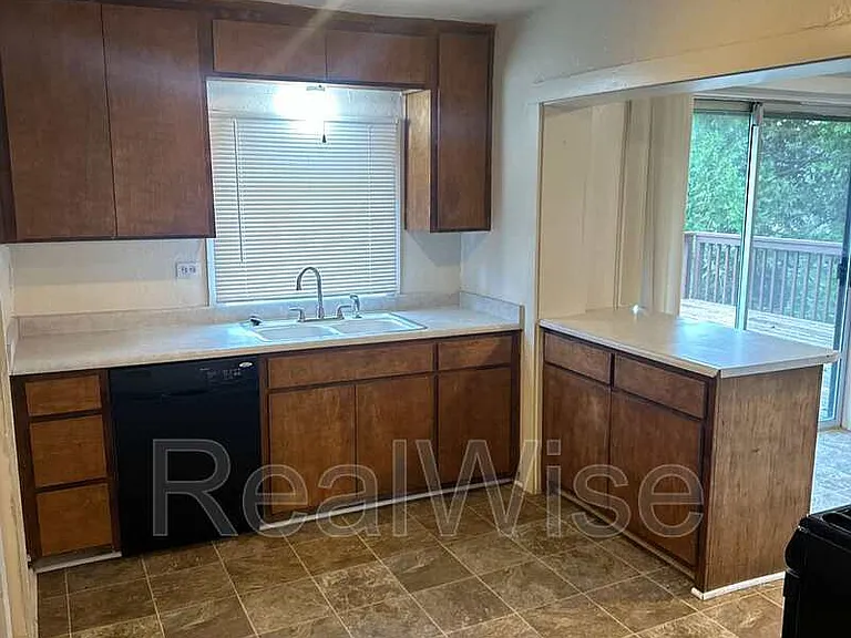 4550 Rogue River Hwy #10 — Photo 12