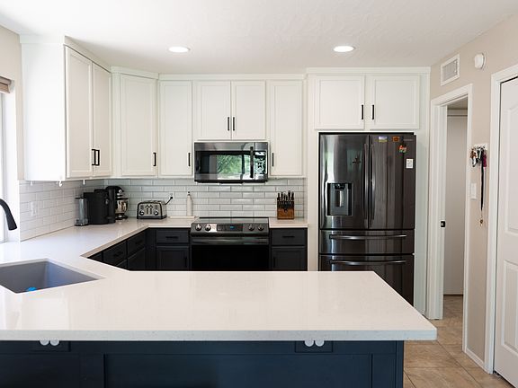 4th image of 402 E Glenhaven Dr