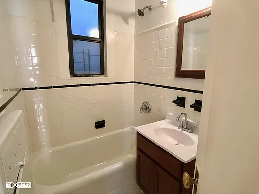 Rented by Citi Habitats | media 16