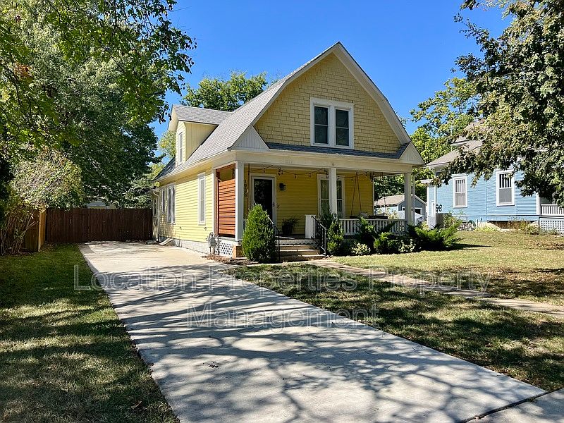 1st image of 1935 Barker Ave