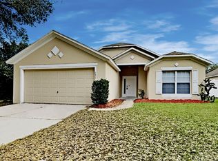 2467 Merry Rd, Tavares, FL 32778