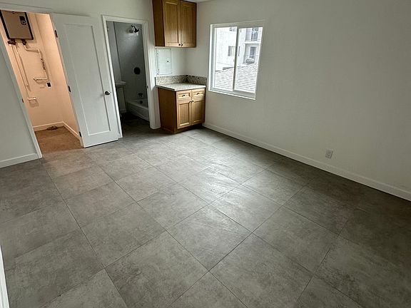 5th image of 12612 Kornblum Ave APT 1