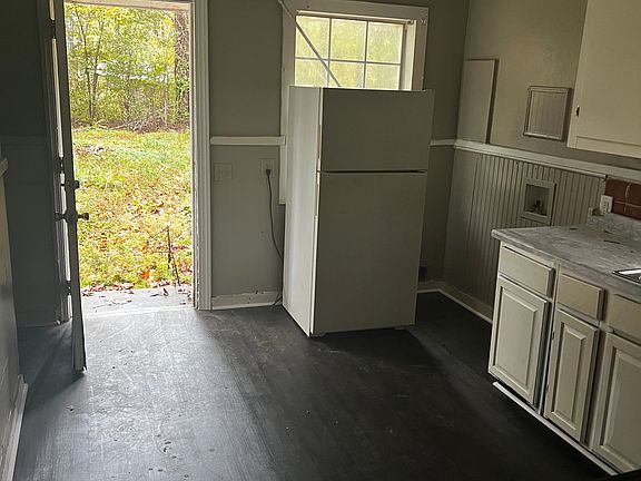 2nd image of 3537 Norwood Ave