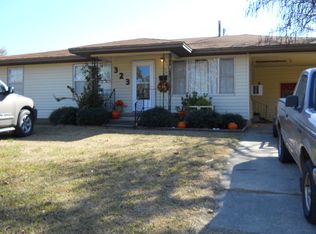 323 N Kelker St, Holdenville, OK 74848