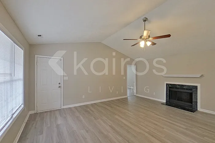 150 Chapel Hill Dr — Photo 4