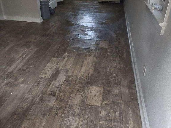 4th image of 1427 Hart St