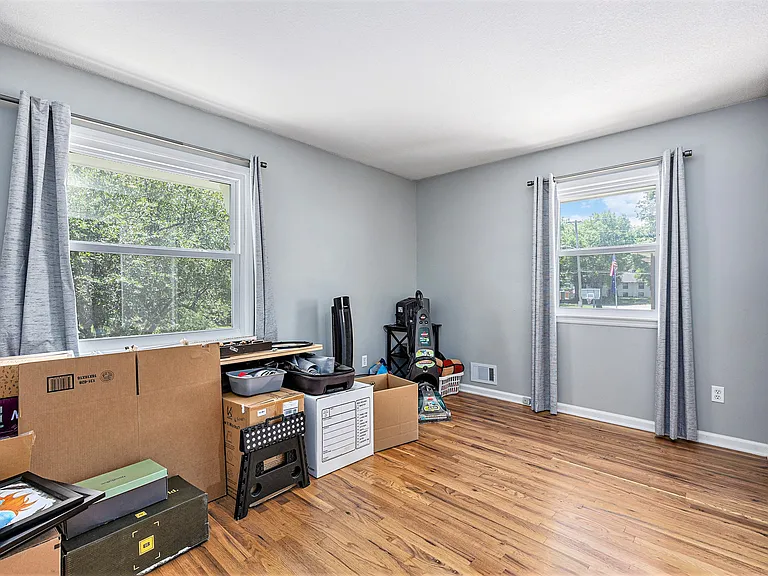 6704 Lakeshore Dr — Photo 20