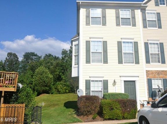 2nd image of 3555 Sherbrooke Cir