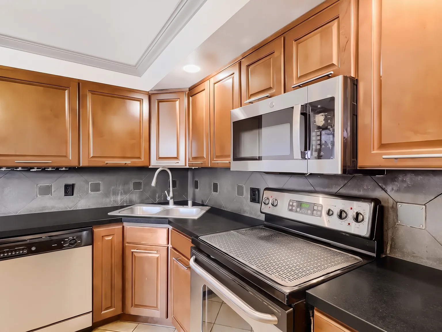 2 bed, 873 sqft, $1,500 — Photo 4