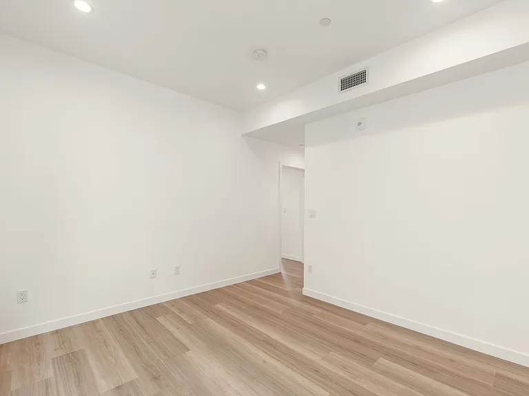 TALA Residences at 829 Larrabee Street — Photo 19