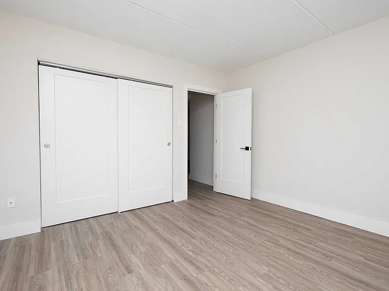 Golf Club Apartments — Photo 5