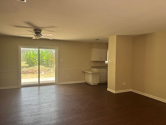 4th image of 409 Kenwood Ln