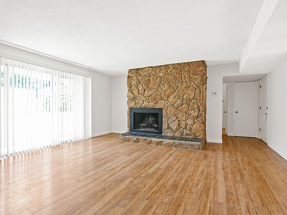 3rd image of 12246 Montana Ave APT 206