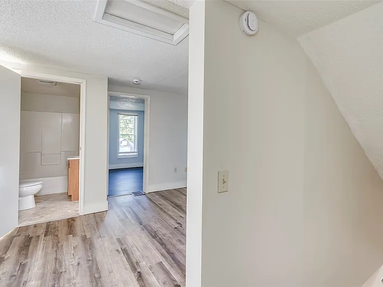 544 S Mechanic St — Photo 27