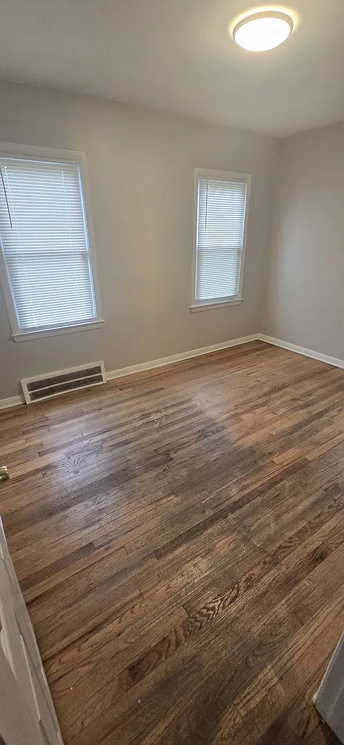 Charming 2-Bedroom Ranch Home with Basement Detroit, MI — Photo 3