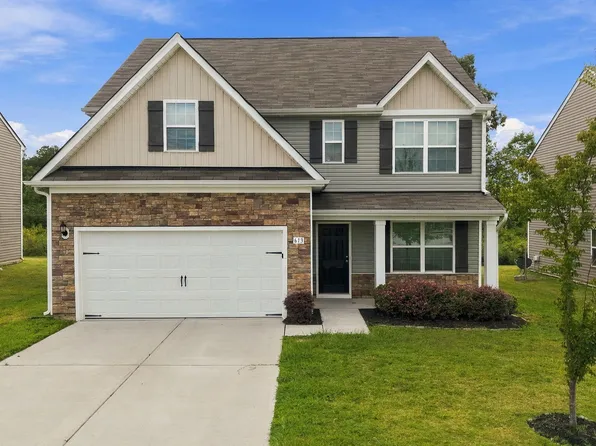 613 Howling Wind Dr, Zebulon, NC 27597