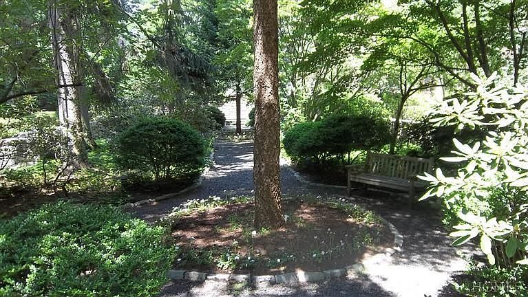 2nd image of 64 Sagamore Rd APT 5B