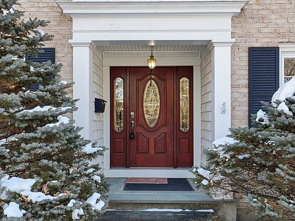 4th image of 204 Cypress St