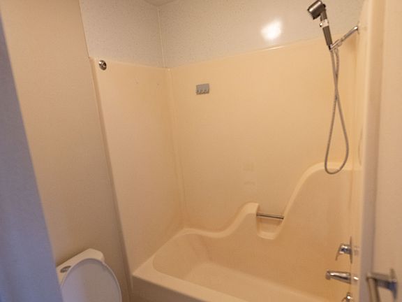 3rd image of 213 Neosho St #D