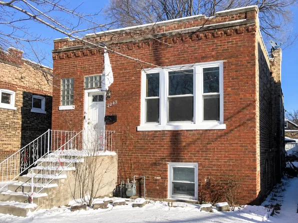 2243 S Kenilworth Ave, Berwyn, IL 60402