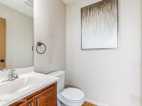 5th image of 20884 Barker St