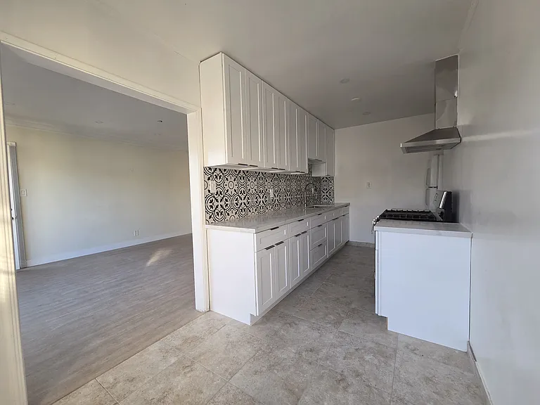 1213 S La Cienega Blvd #C — Photo 7
