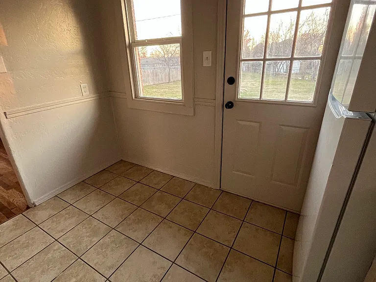 2148 NW Lincoln Ave — Photo 6
