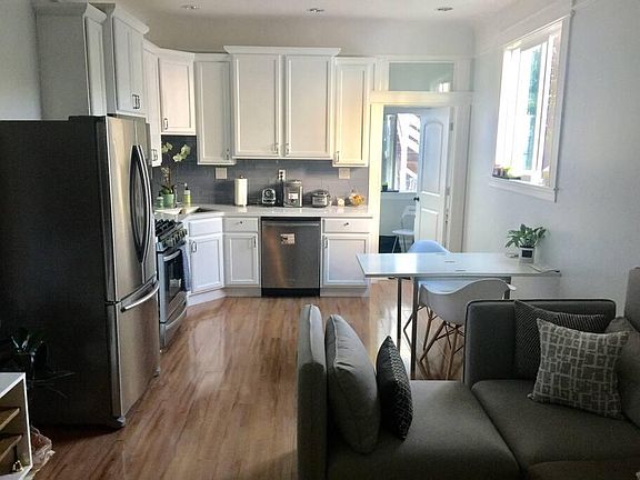 4th image of 272 Lexington St