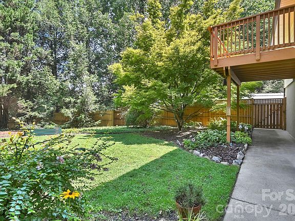 3rd image of 30 Nichols Hill Dr