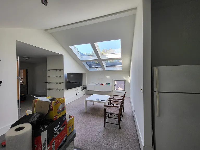2135 W 30th St #UP — Photo 12