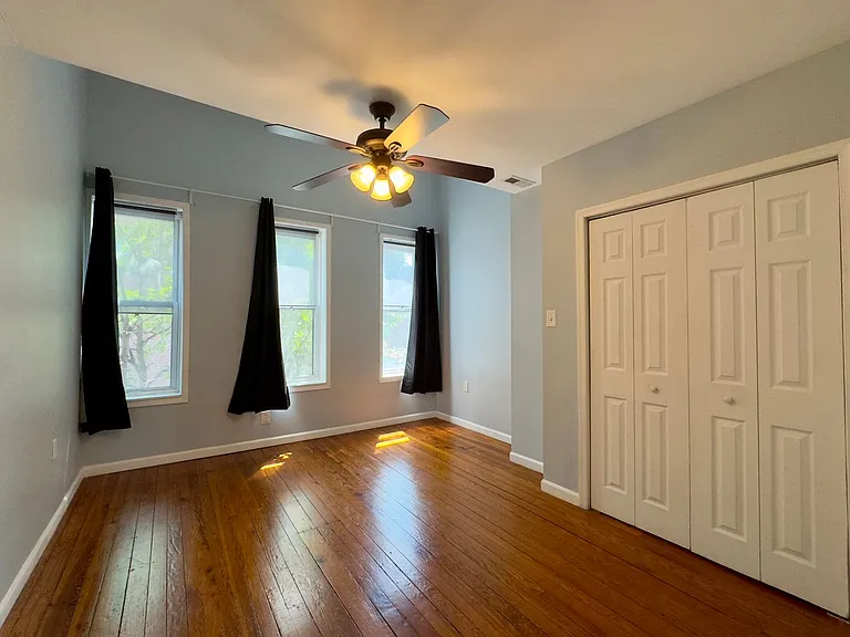 934 S East Ave — Photo 16