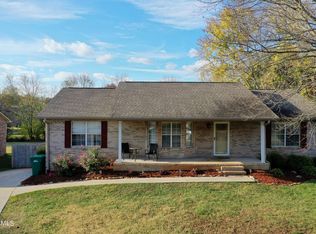 2049 Raulston View Dr, Maryville, TN 37803