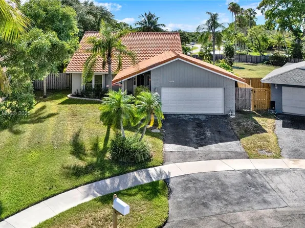 9381 NW 41st Pl, Sunrise, FL 33351