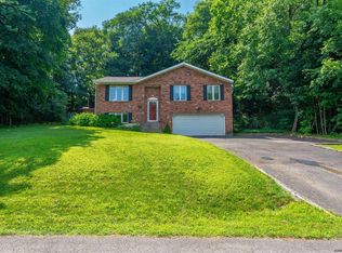 7 McDonald Ln, Rensselaer, NY 12144