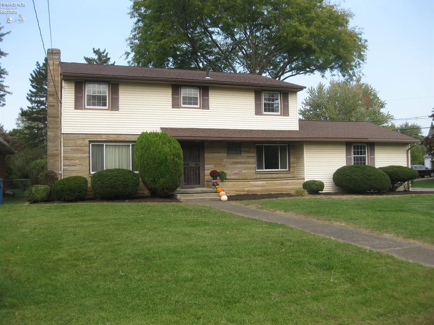 201 Spruce St photo 1