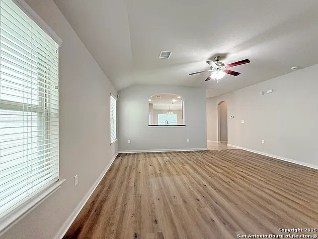 4 bed, 2.0 bath, 1700 sqft, $1,895 — Photo 4