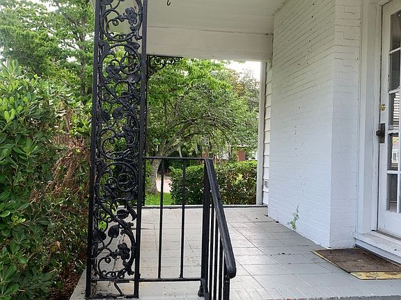 5th image of 23 Colonial Dr