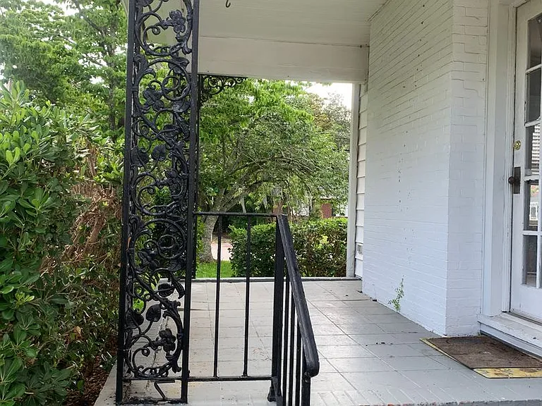 23 Colonial Dr — Photo 5