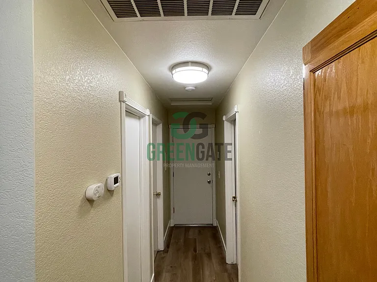 1660 Etta Way — Photo 14