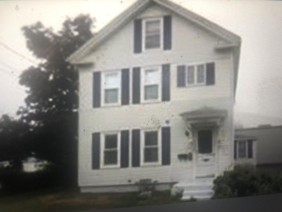 1st image of 580 Pleasant St #1