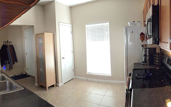 3rd image of 806 E 24th St
