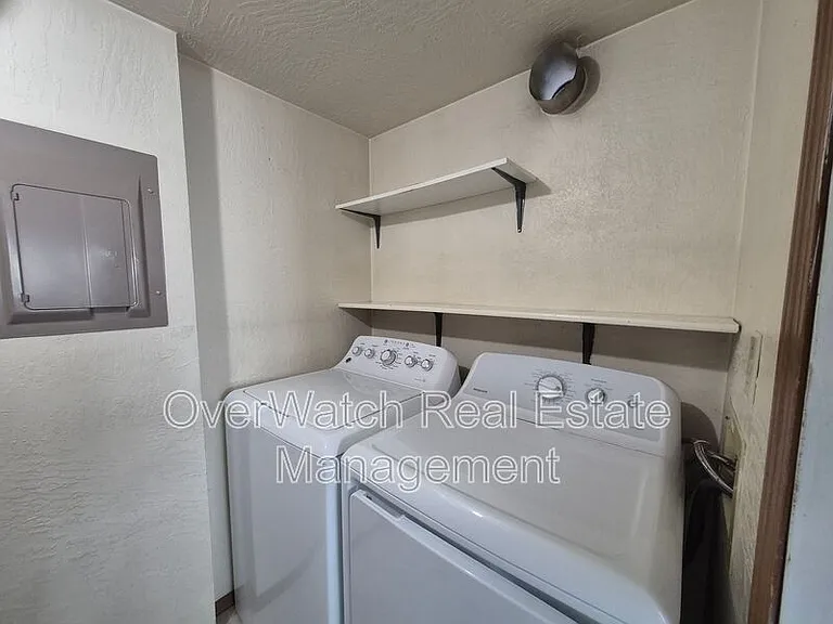 6872 Tamir Ave — Photo 9