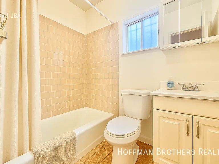 5419 Harold Way #9 — Photo 4