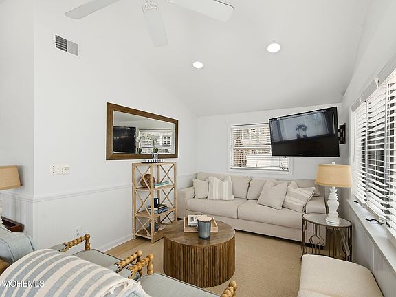4th image of 265 Ocean Bay Boulevard