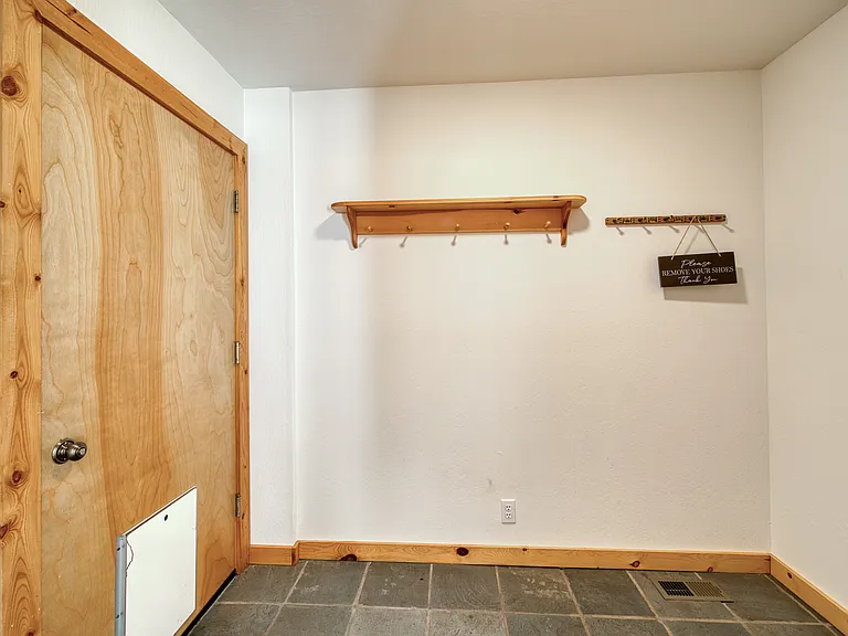 17054 Skislope Way — Photo 27