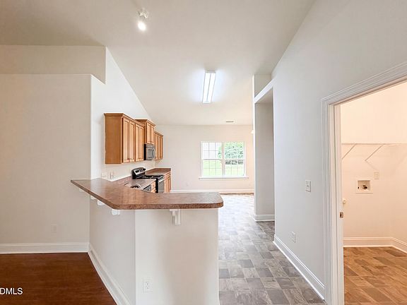 4th image of 1181 Andrews Ct